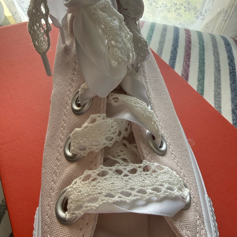 Lace Toe Pink Converse - Picture 3 of 4